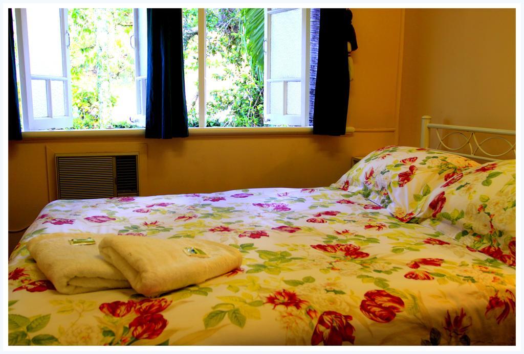 Coral Lodge Bed And Breakfast Inn Townsville Bagian luar foto